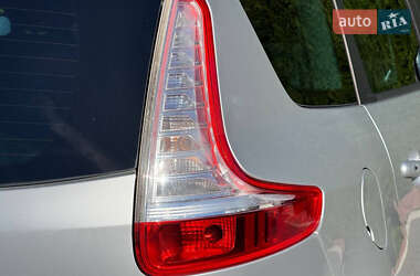Минивэн Renault Grand Scenic 2015 в 