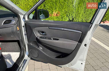 Минивэн Renault Grand Scenic 2015 в 