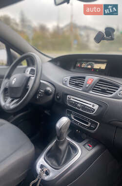 Минивэн Renault Grand Scenic 2010 в 