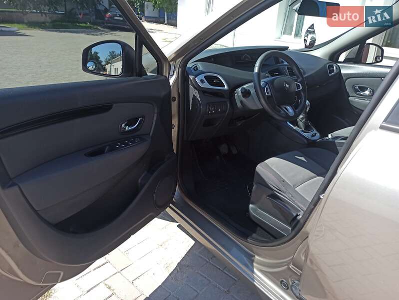 Минивэн Renault Grand Scenic 2012 в Шумске