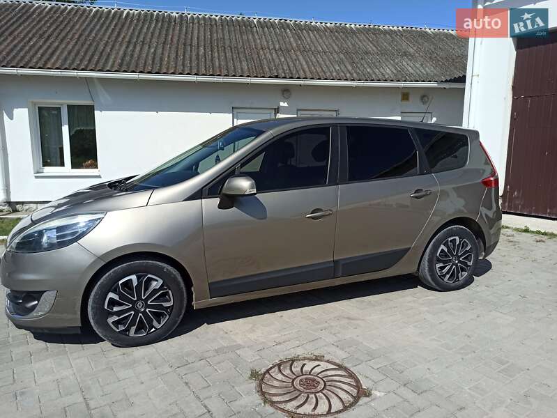 Минивэн Renault Grand Scenic 2012 в Шумске