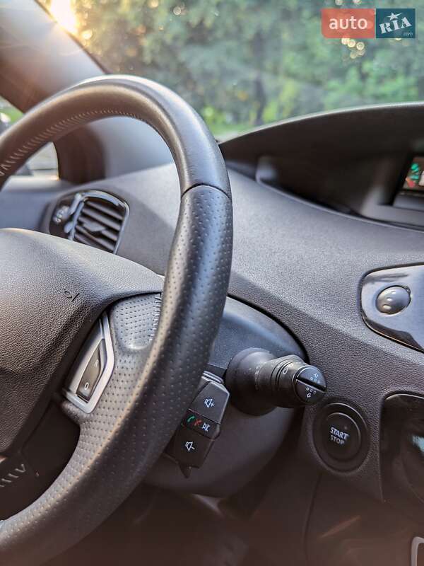 Мінівен Renault Grand Scenic 2011 в Луцьку