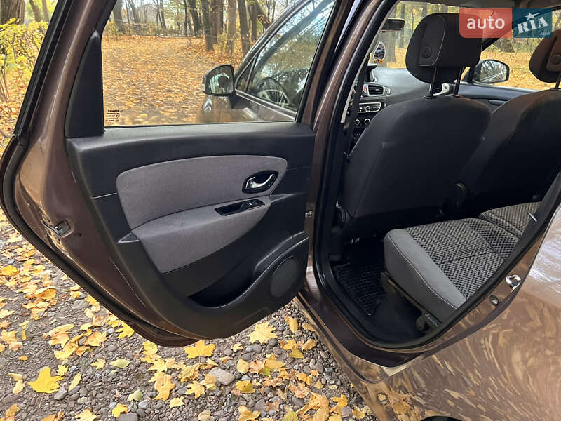 Минивэн Renault Grand Scenic 2011 в Черновцах фото 23 Минивэн Renault Grand Scenic 2011 в Черновцах