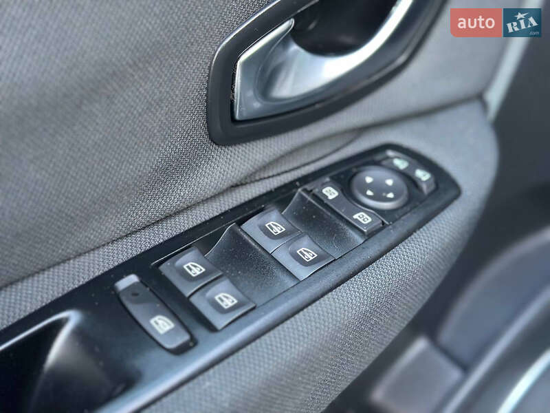 Мінівен Renault Grand Scenic 2010 в Дніпрі фото 14 Мінівен Renault Grand Scenic 2010 в Дніпрі