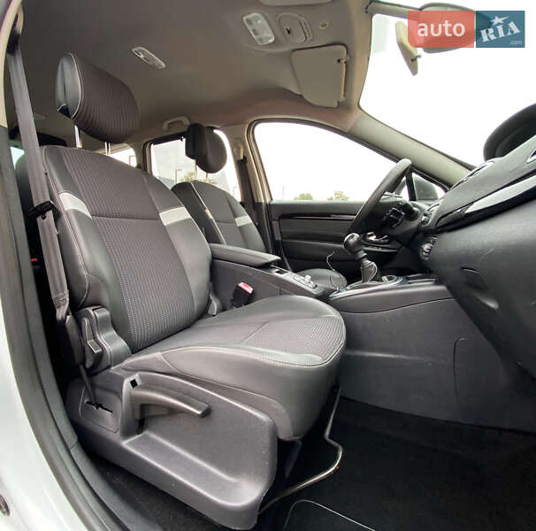 Минивэн Renault Grand Scenic 2013 в Ровно