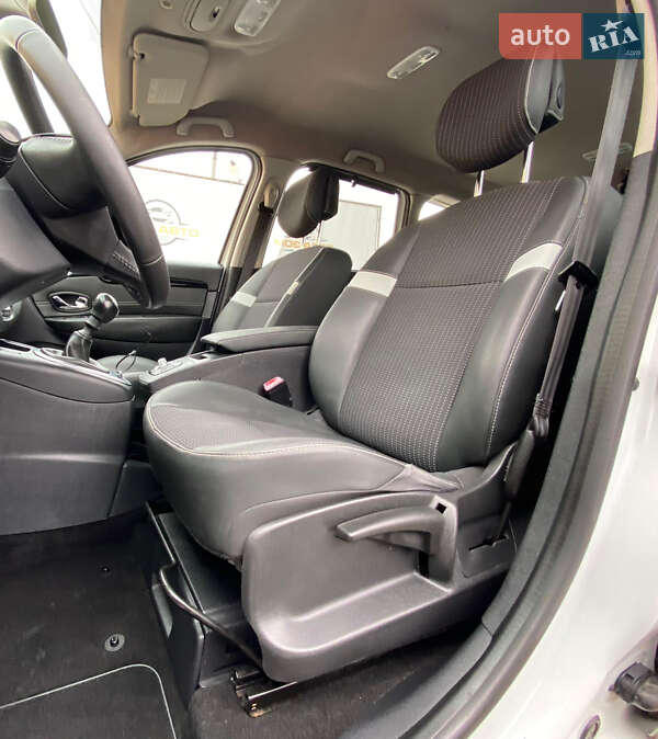Минивэн Renault Grand Scenic 2013 в Ровно