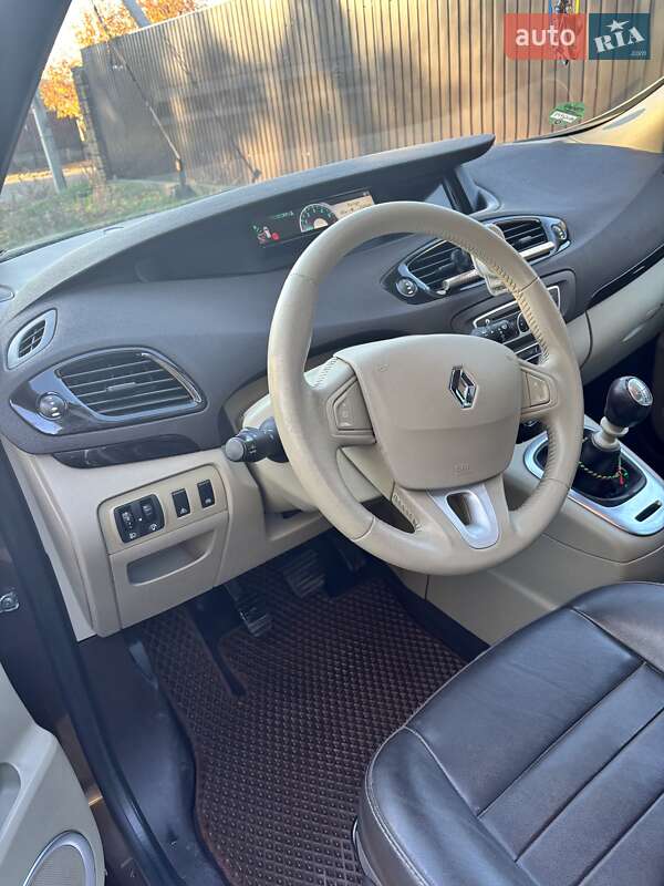 Минивэн Renault Grand Scenic 2011 в Кривом Роге фото 7 Минивэн Renault Grand Scenic 2011 в Кривом Роге