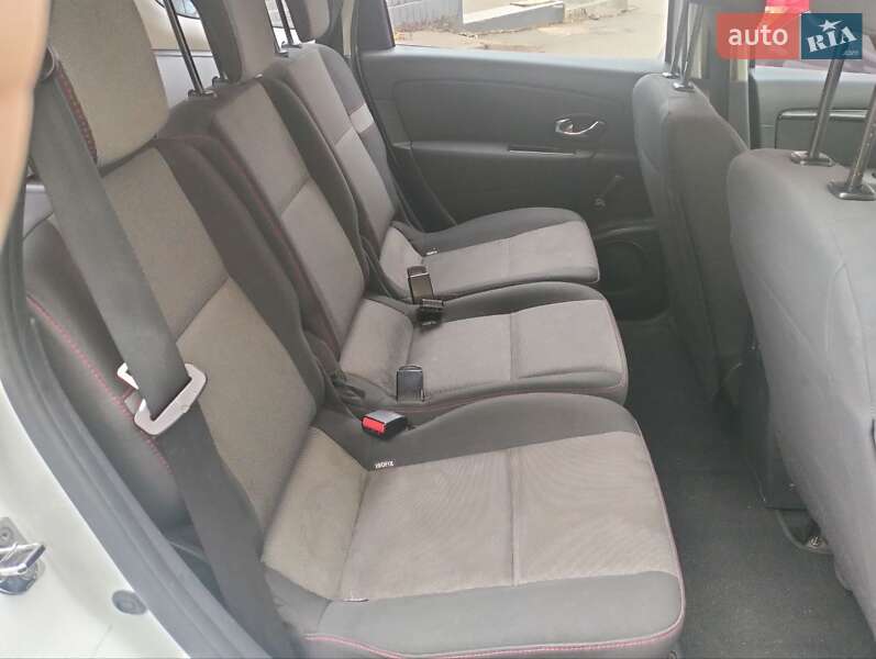 Минивэн Renault Grand Scenic 2015 в Киеве