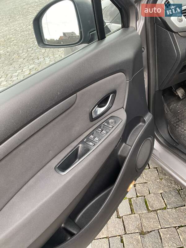 Мінівен Renault Grand Scenic 2009 в Рівному фото 10 Мінівен Renault Grand Scenic 2009 в Рівному