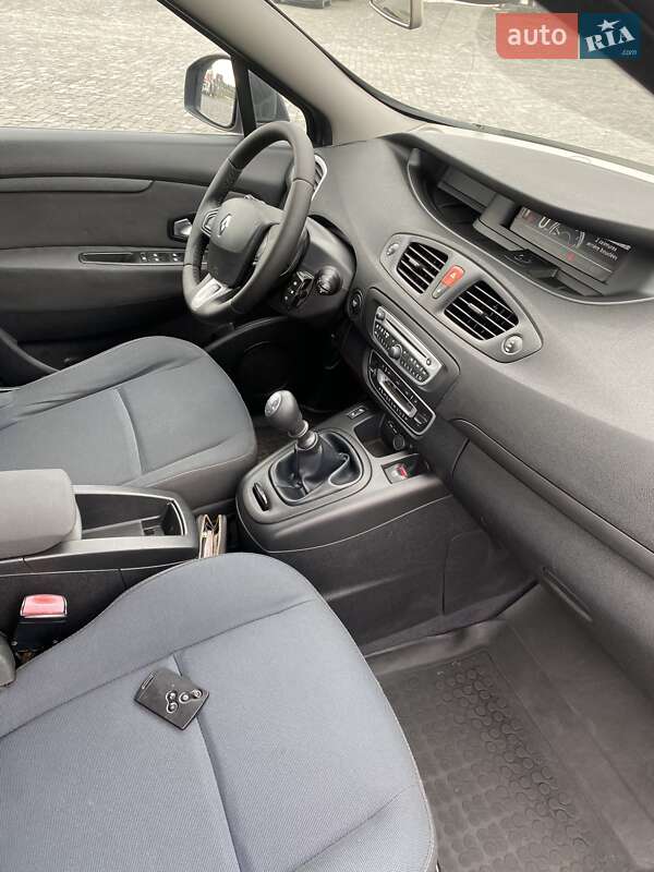 Мінівен Renault Grand Scenic 2009 в Рівному фото 24 Мінівен Renault Grand Scenic 2009 в Рівному