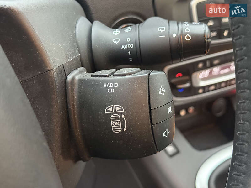 Минивэн Renault Grand Scenic 2011 в Стрые фото 30 Минивэн Renault Grand Scenic 2011 в Стрые