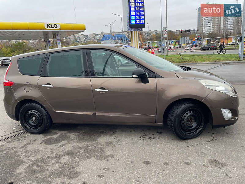 Минивэн Renault Grand Scenic 2011 в Киеве