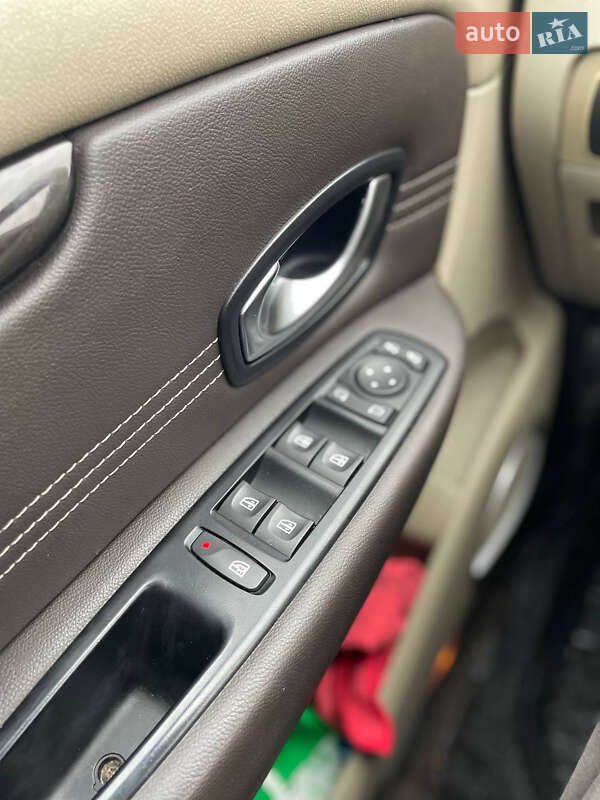 Минивэн Renault Grand Scenic 2011 в Киеве