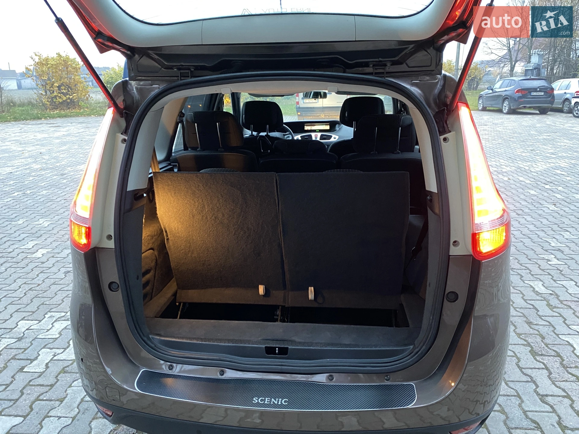 2010 Renault Scenic - мініатюра 9