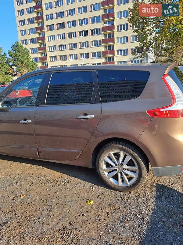 Минивэн Renault Grand Scenic 2009 в Ватутино