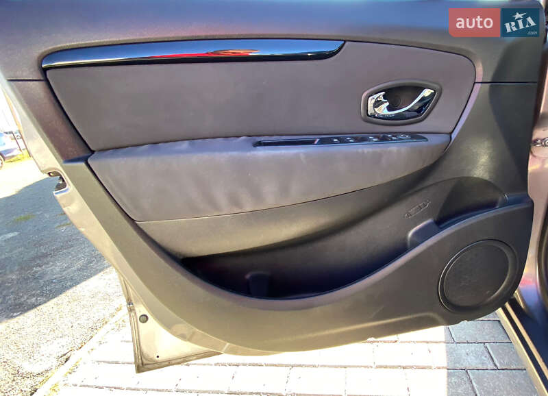 Минивэн Renault Grand Scenic 2013 в Ровно