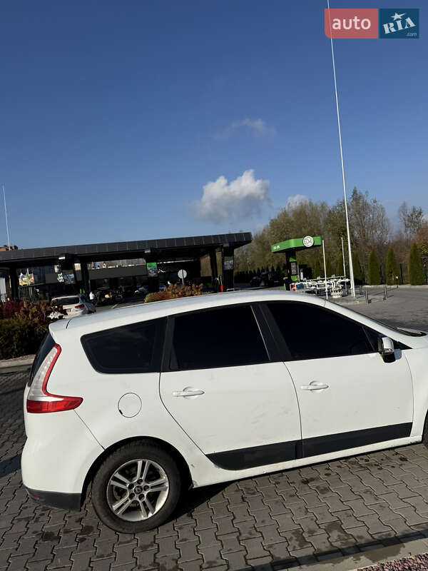 Мінівен Renault Grand Scenic 2011 в Хмельницькому фото 10 Мінівен Renault Grand Scenic 2011 в Хмельницькому