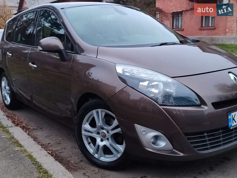 Renault Grand Scenic 2010 Renault Grand Scenic 2010