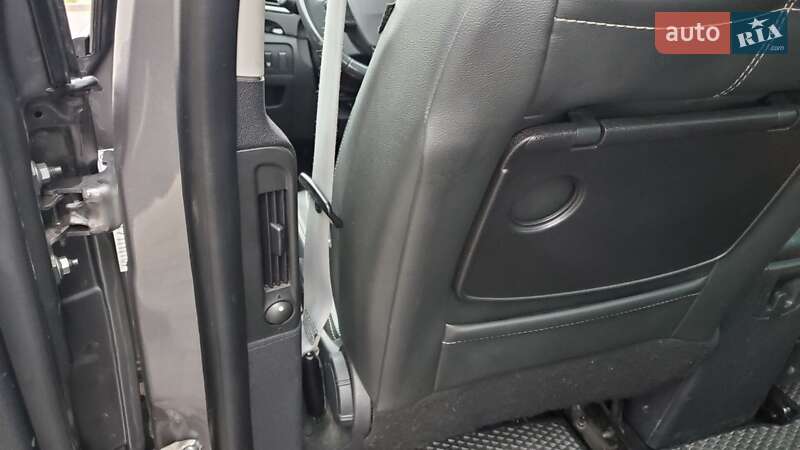 Минивэн Renault Grand Scenic 2015 в Львове фото 43 Минивэн Renault Grand Scenic 2015 в Львове