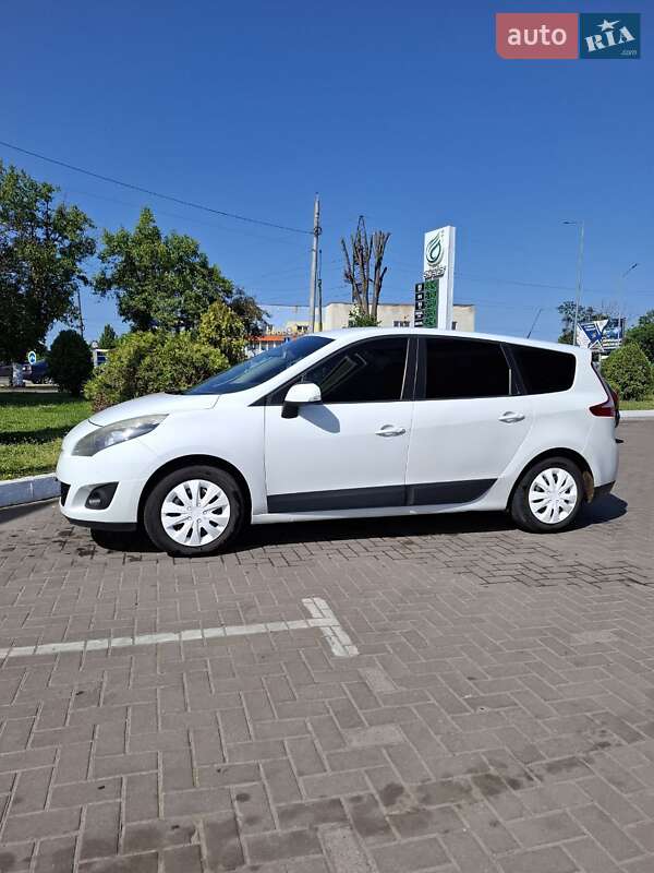 Renault Grand Scenic 2010 Renault Grand Scenic 2010