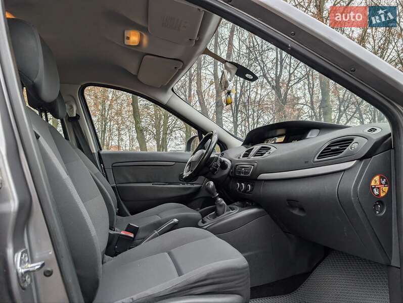 Минивэн Renault Grand Scenic 2011 в Владимире фото 21 Минивэн Renault Grand Scenic 2011 в Владимире