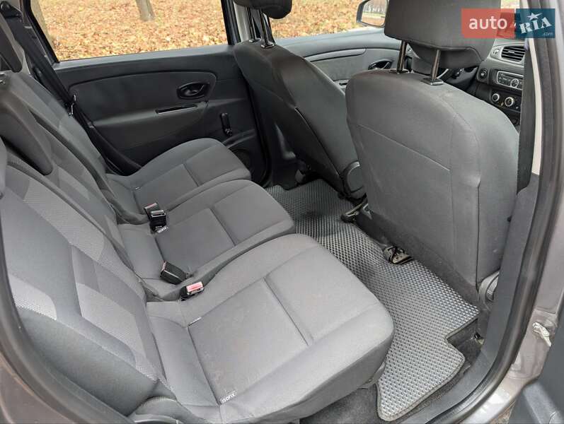 Минивэн Renault Grand Scenic 2011 в Владимире фото 23 Минивэн Renault Grand Scenic 2011 в Владимире