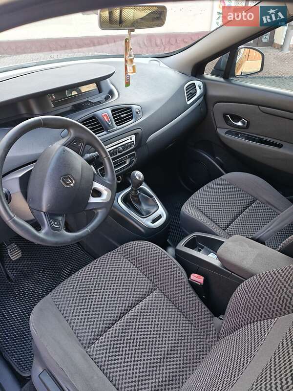 Мінівен Renault Grand Scenic 2011 в Чорткові фото 46 Мінівен Renault Grand Scenic 2011 в Чорткові