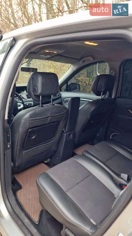 Минивэн Renault Grand Scenic 2011 в Мукачево