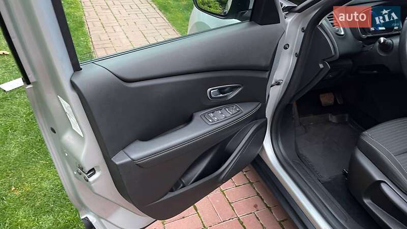 Мінівен Renault Grand Scenic 2018 в Києві фото 12 Мінівен Renault Grand Scenic 2018 в Києві