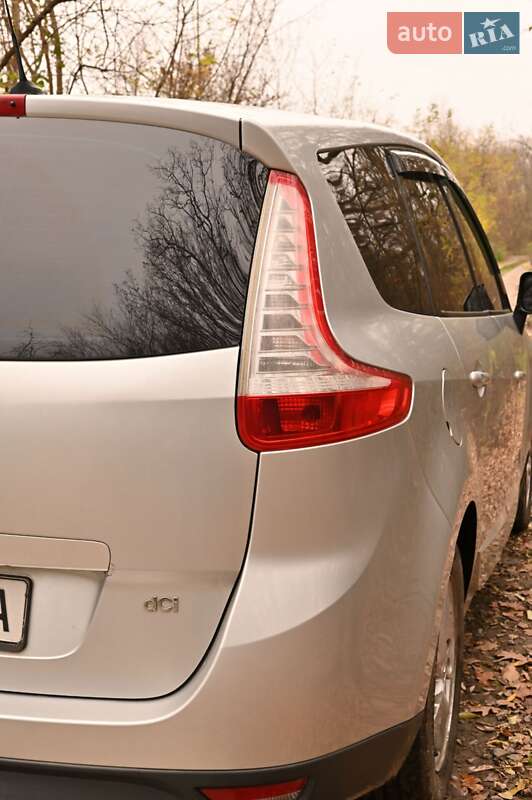 Минивэн Renault Grand Scenic 2011 в Мукачево