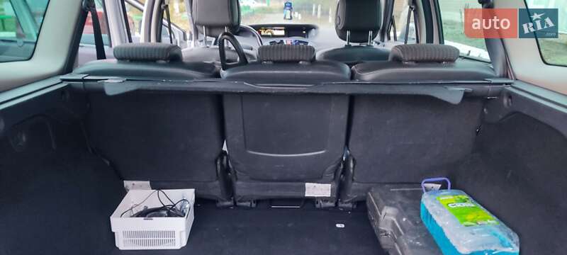 Минивэн Renault Grand Scenic 2011 в Лозовой