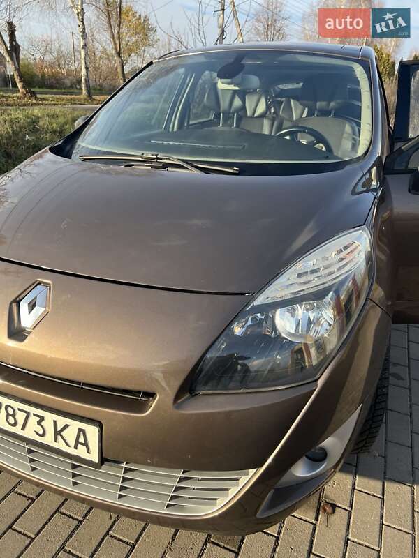 Минивэн Renault Grand Scenic 2011 в Староконстантинове