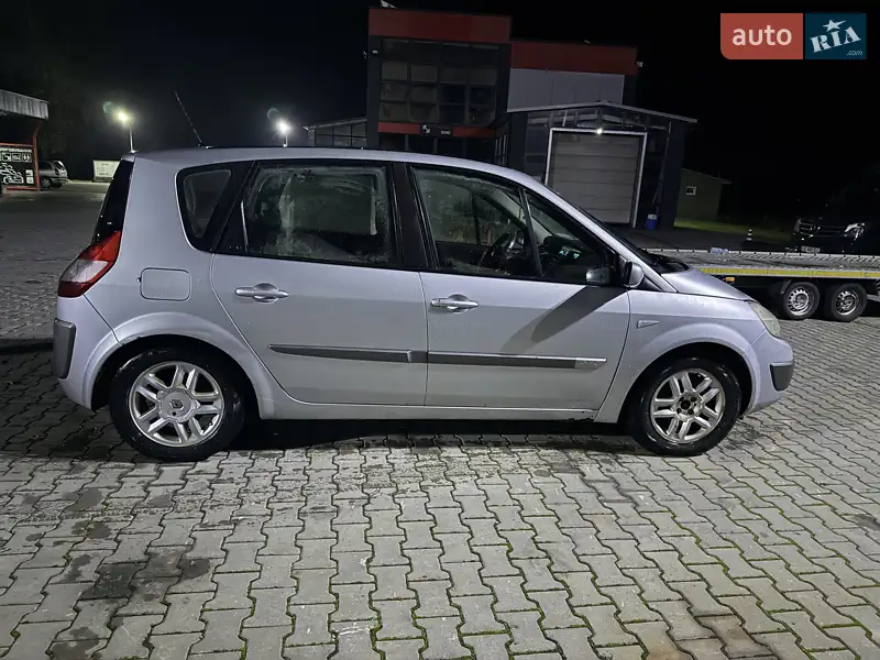 Renault Grand Scenic 2005
