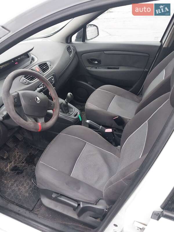 Минивэн Renault Grand Scenic 2010 в Кременчуге фото 4 Минивэн Renault Grand Scenic 2010 в Кременчуге