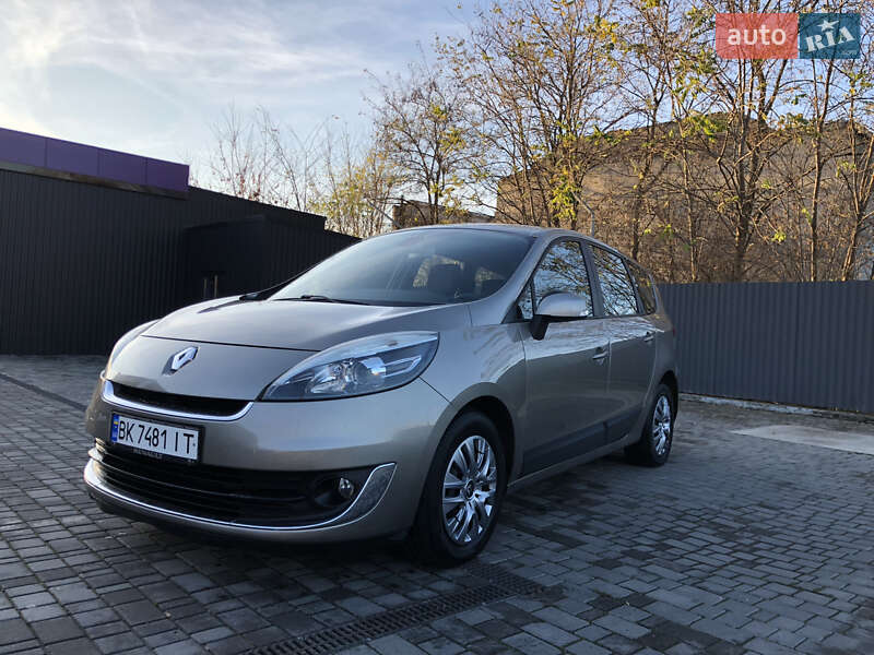Минивэн Renault Grand Scenic 2012 в Ровно