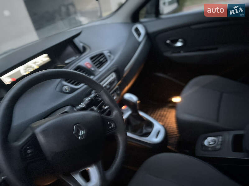 Мінівен Renault Grand Scenic 2010 в Івано-Франківську