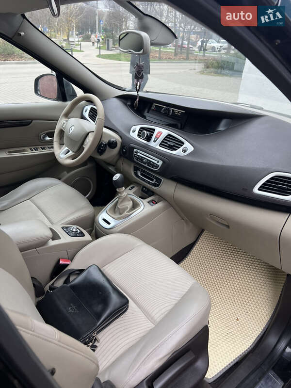 Минивэн Renault Grand Scenic 2010 в Черновцах
