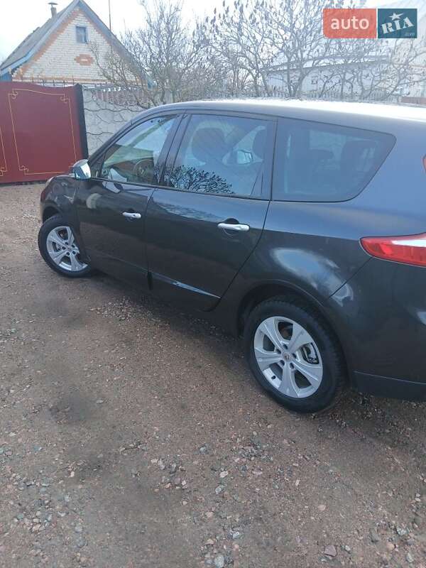 Минивэн Renault Grand Scenic 2011 в Сумах