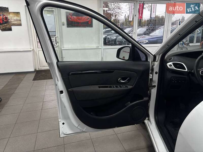 Мінівен Renault Grand Scenic 2012 в Києві фото 18 Мінівен Renault Grand Scenic 2012 в Києві