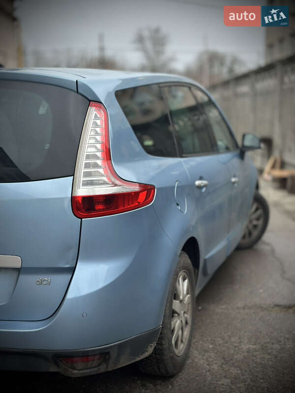 Минивэн Renault Grand Scenic 2011 в Киеве