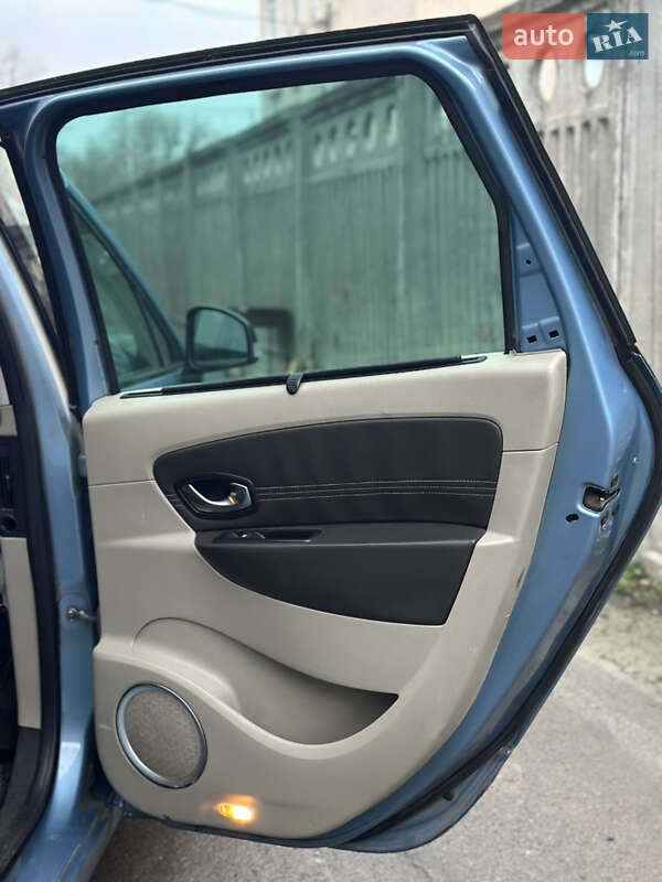 Минивэн Renault Grand Scenic 2011 в Киеве