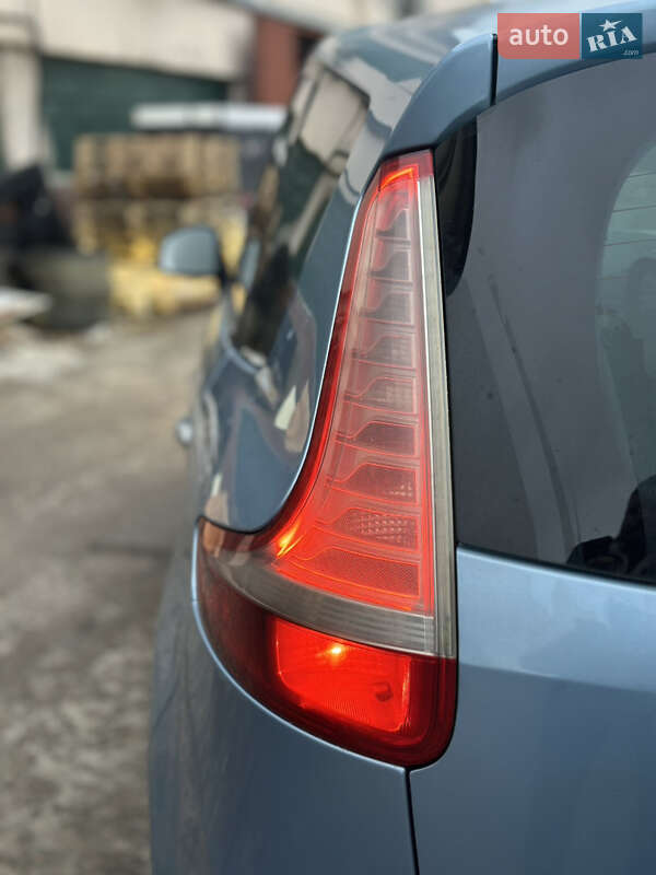 Минивэн Renault Grand Scenic 2011 в Киеве