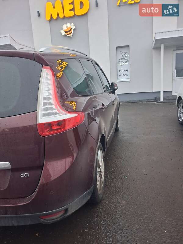 Renault Grand Scenic 2013