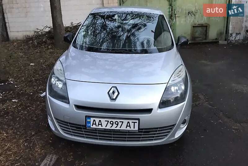 Минивэн Renault Grand Scenic 2011 в Киеве