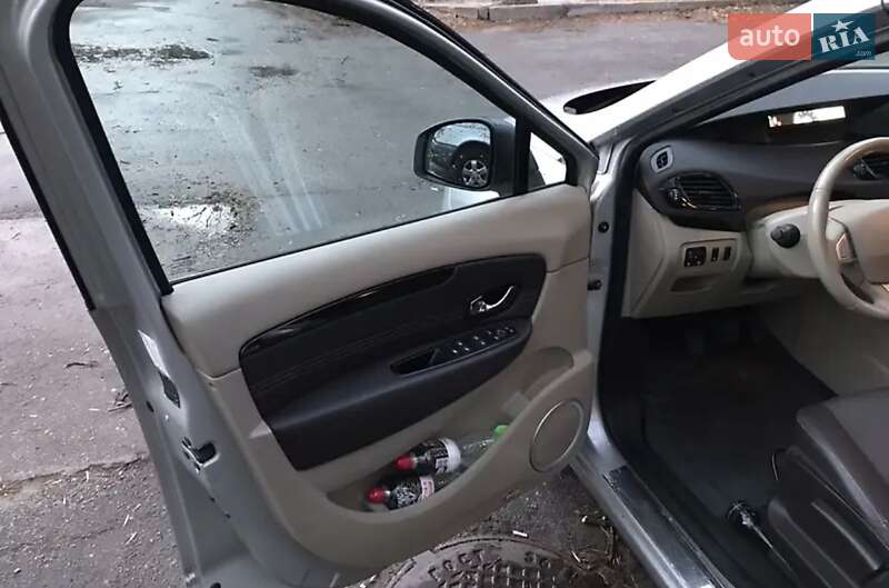 Минивэн Renault Grand Scenic 2011 в Киеве