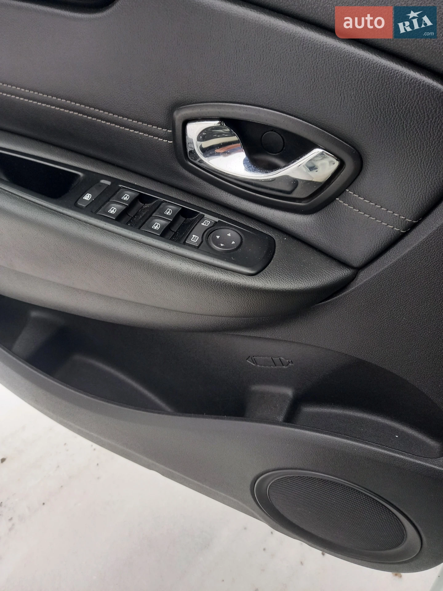 2015 Renault Scenic - мініатюра 12
