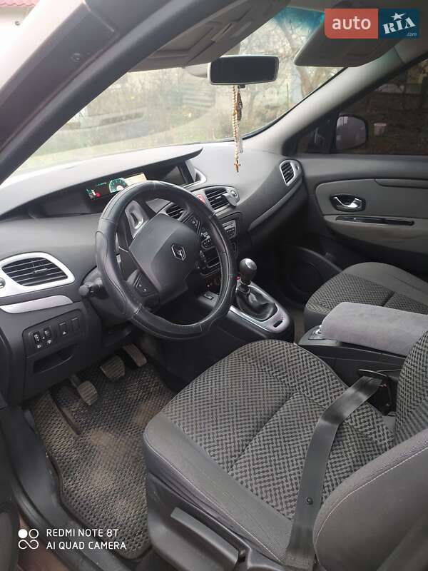 Мінівен Renault Grand Scenic 2011 в Володимирі