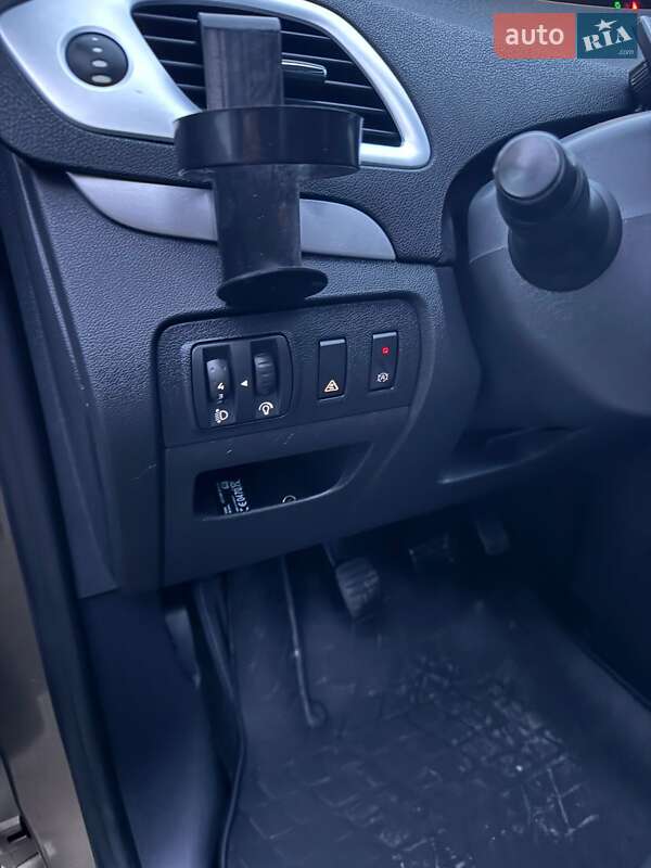 Минивэн Renault Grand Scenic 2013 в Киеве