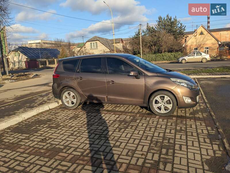 Renault Grand Scenic 2011