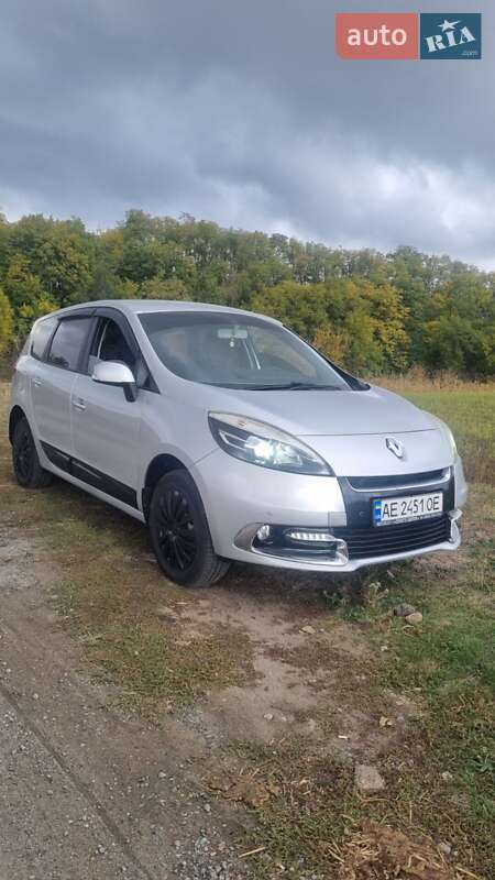 Renault Grand Scenic 2012